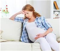 هل يجب تأجيل الحمل بسبب المتحور أوميكرون؟ استشاري نساء يجيب