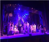 «حالة حصار» عرض مسرحي لكلية التجارة جامعة المنوفية | صور
