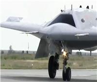 روسيا تطلق أول نموذج عملي من طائرة «إس-70» أوخوتنيك الصياد بدون طيار