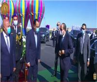 وصول الرئيس السيسي مقر افتتاح المشروعات القومية الجديدة بقنا| فيديو