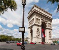 العلم الفرنسي يرفرف مرة أخرى تحت «قوس النصر» بعد سحب العلم الأوروبي