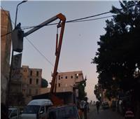 محافظ الإسكندرية يتابع أعمال الصيانة لرفع كفاءة أعمدة الإنارة بالأحياء