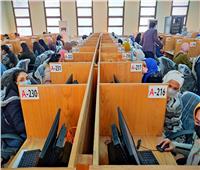 رئيس جامعة المنيا يتفقد الامتحانات الإلكترونية التجريبية لطلاب «التمريض»
