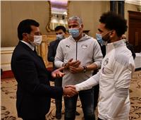 وزير الرياضة يطمئن علي منتخب مصر بعد إصابات كورونا
