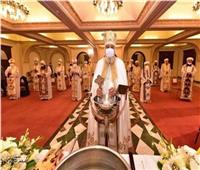 البابا تواضروس يترأس صلاة اللقان بالكاتدرائية المرقسية بالإسكندرية 