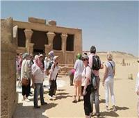 «سوهاج» تستقبل 52 سائحا أجنبيا لزيارة المناطق السياحية والأثرية