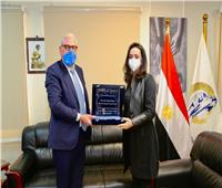 الدكتورة مايا مرسي تستلم جائزة أصدقاء المهاجرين من منظمة الهجرة الدولية 