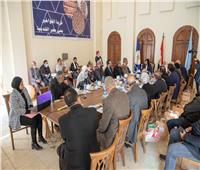 نائب محافظ القاهرة تعقد اجتماعا لتعزيز الفرص الاستثمارية بقرية الفواخير 