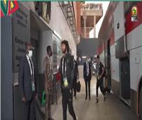 فيديو.. كواليس وصول منتخبي مصر والكاميرون ملعب أولمبي