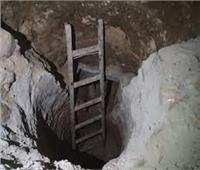 ضبط عامل خلال قيامه بالحفر خلسة للبحث عن الآثار أسفل منزله بقليوب