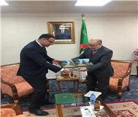 وزير الشئون الدينية الجزائري يتسلم دعوة للمشاركة في مؤتمر لـ «الأوقاف المصرية»