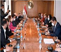 وزيرة الصناعة تبحث مشاركة مصر في الدورة 25 لمنتدى بطرسبرج الاقتصادي