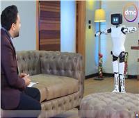 لأول مرة.. روبوت مصري يقدم برنامج على الهواء| فيديو