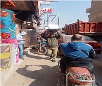 رفع 30 حالة إشغال طريق في حملة بمدينة الحوامدية | صور