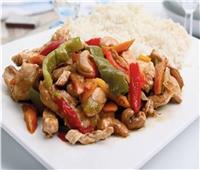 «وجبة صيني».. طريقة عمل الدجاج بالكاجو والخضار   
