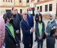 محافظ بورسعيد يتابع سير انتظام العملية التعليمية بعدد من المدارس