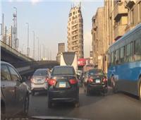 النشرة المرورية.. كثافات متوسطة بالطرق الرئيسية في القاهرة والجيزة