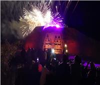 تفاعل الزائرين مع الاحتفالات الفنية داخل معبد أبو سمبل | فيديو