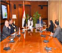 «مكرم» تستقبل وزير الإنتاج الحربي وخبير مصري بالولايات المتحدة الأمريكية