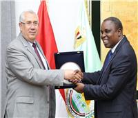 وزير الزراعة يبحث مع نظيره التنزاني تعزيز التعاون في الإنتاج الحيواني
