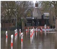 شاهد | غرق مدينتين في بريطانيا بسبب فيضان نهر سيفيرن