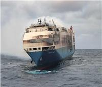 غرق سفينة شحن في المحيط تحمل 4000 سيارة من ماركات عالمية بينها جاجوار وبورش 
