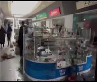 «نهب وسرقة» لأكبر المولات التجارية في مدينة «ماريوبول» الأوكرانية | فيديو