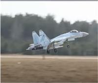 مقاتلة «Su-35» الروسية تنفذ ضربة جوية في أوكرانيا| فيديو