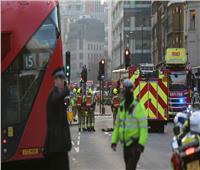 العشرات من رجال الإطفاء يكافحون حريقا في شرق لندن