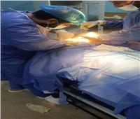 77 عملية جراحية متنوعة تنفذها قافلة الأزهر بمستشفى الواحات البحرية| صور