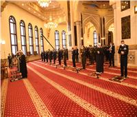 الرئيس السيسى وقادة القوات المسلحة يؤدون صلاة الجمعة بمسجد المشير
