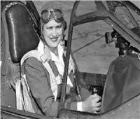 لطيفة النادي.. أول سيدة تقود طائرة في العالم العربي
