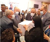 محافظ القاهرة: توزيع ٢٥٠ ألف كرتونة سلع غذائية هدية من الرئيس السيسي 