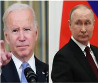 بايدن يتهم بوتين بأنه «مجرم حرب» | فيديو 