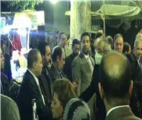 إبراهيم محلب رئيس الوزراء الأسبق يصل عزاء نقيب المحامين | فيديو 