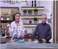 مفيدة شيحة تقدم سموثي وردي صحي| فيديو