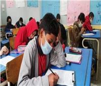 طلاب الصف الأول الثانوي والرابع الابتدائي يؤدون الامتحانات في سيناء 