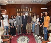 رئيس جامعة الأقصر يكرم الطلاب الفائزين في مهرجان التميز الرياضي