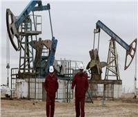 النفط يهبط في الإغلاق بعد توقعات «قاتمة» للاقتصاد العالمي.. وبرنت يهبط لـ107.25 دولار للبرميل