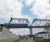 افتتاح أول جسر للسكك الحديدية بين روسيا والصين
