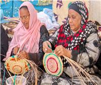 «القومي للمرأة» ينظم دورة تدريبية على حرفة «صناعة أطباق الخوص» بأسوان