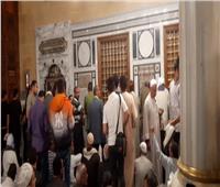 آخر يوم صيام| نفحات روحانية بمقام مسجد الحسين «قبلة السياحة الرمضانية».. فيديو