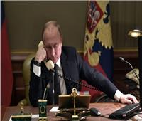 بوتين يشير لماكرون إلى تجاهل اوروبا لجرائم الحرب الأوكرانية