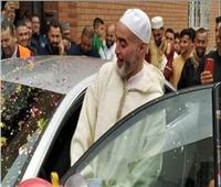 تقديراً لجهوده في صلاة التراويح.. منح إمام مسجد «سيارة فاخرة» في عيد الفطر المبارك              