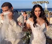 رقص بسنت شوقي ومحمد فراج مع أصدقائهما في حفل زفافهما| فيديو