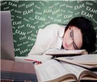 دراسة: النوم مبكرًا سر النجاح في الاختبارات الدراسية
