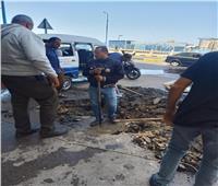  هبوط أرضي بكورنيش الإسكندرية بسبب كسر ماسورة صرف| صور 