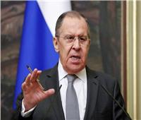لافروف: الغرب أصم آذانه لدعوات روسيا لإجبار أوكرانيا على الوفاء بالتزاماتها