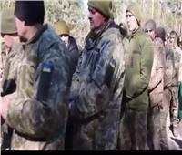 لحظة استسلام 694 جنديا أوكرانيا من المحاصرين في آزوفستال في 24 ساعة |فيديو