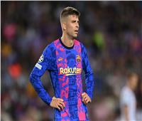 بيكيه يحسم مستقبله مع برشلونة 